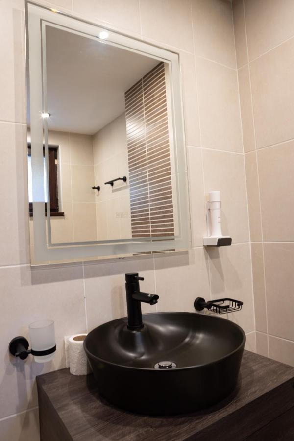 Ostrova Holiday Village Beli Osŭm Exteriér fotografie