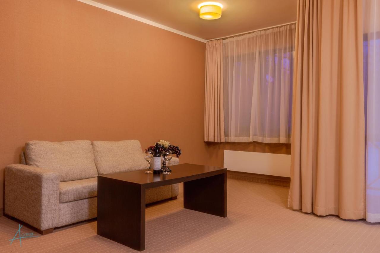 Ostrova Holiday Village Beli Osŭm Exteriér fotografie