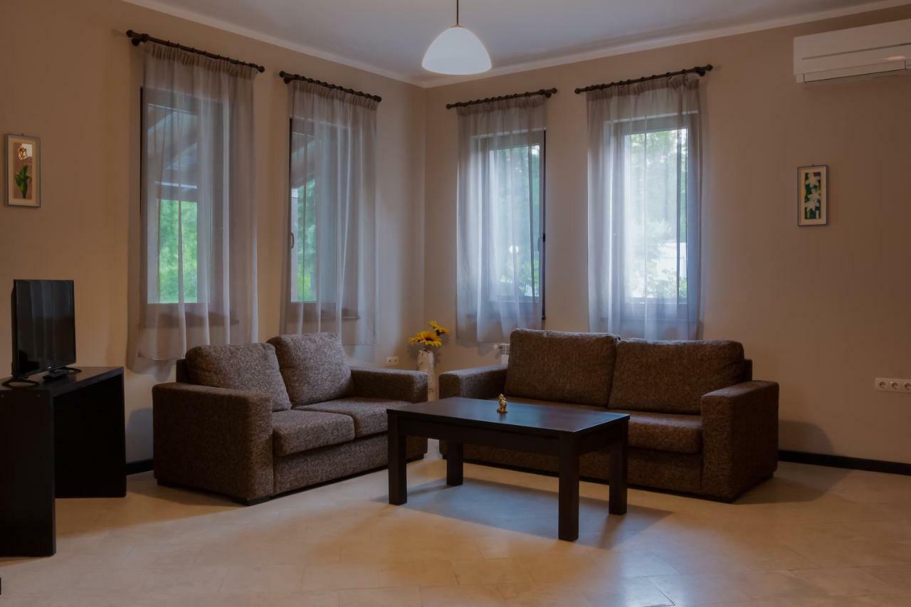 Ostrova Holiday Village Beli Osŭm Exteriér fotografie